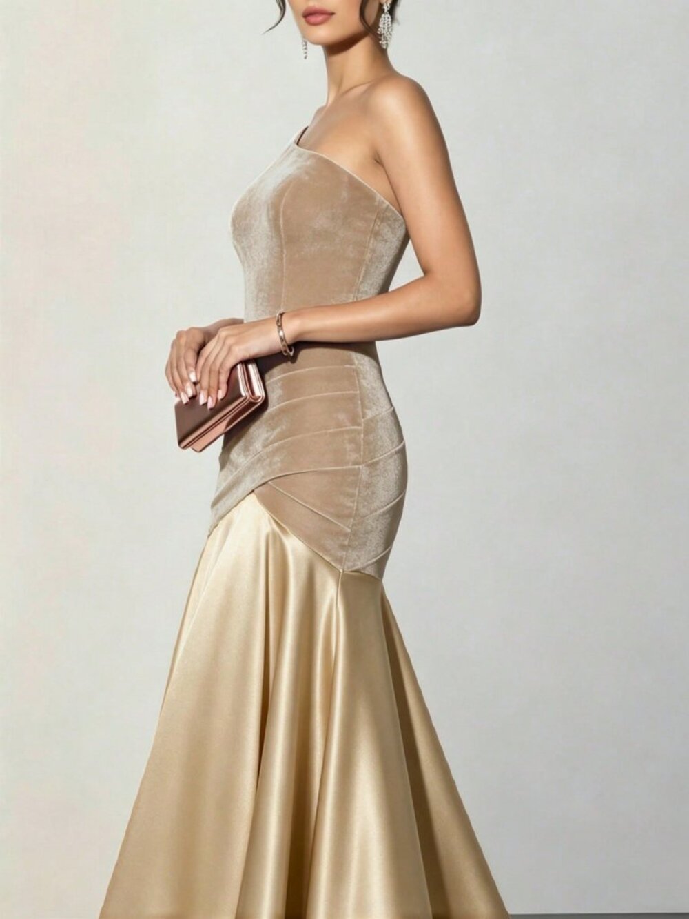 Champagne Elegant One shoulder velvet Formal Maxi Dress - Picture 4 of 4